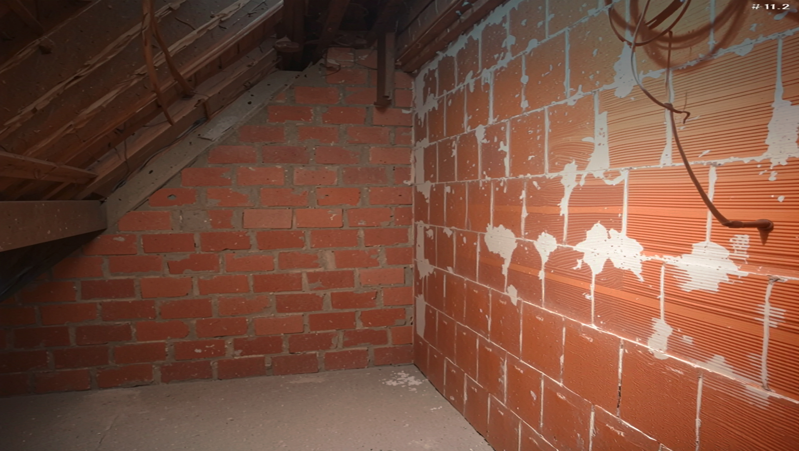 Avant : ancienne fenêtre de toit à remplacer